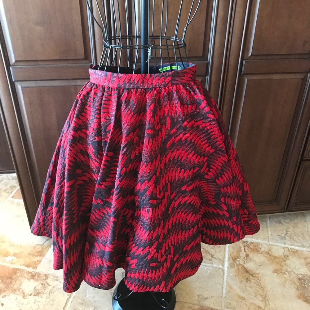 Alice & Olivia skirt lined